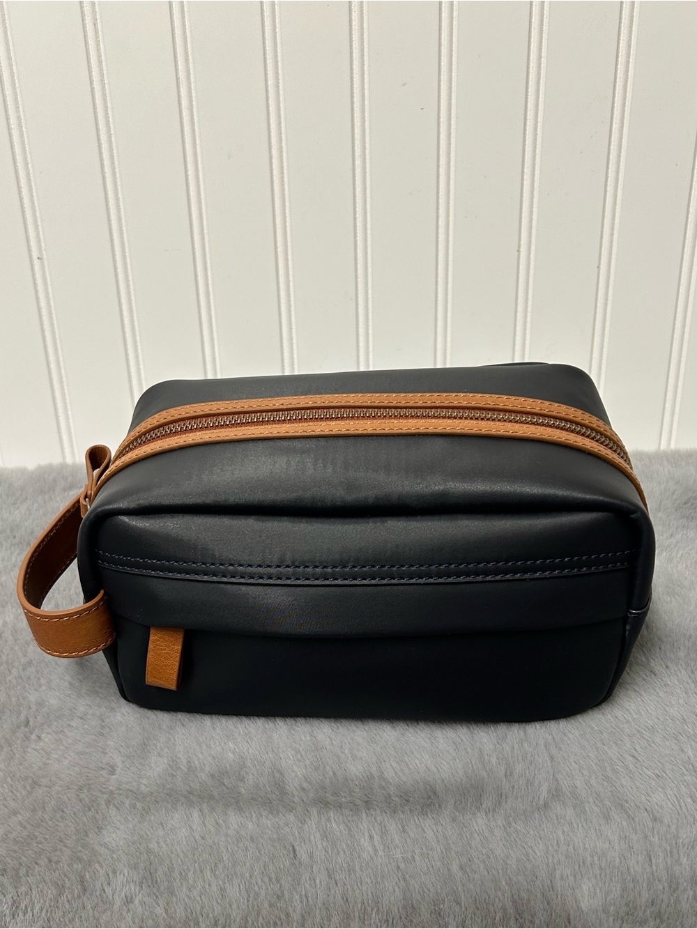 Mark & Graham Sawyer travel pouch